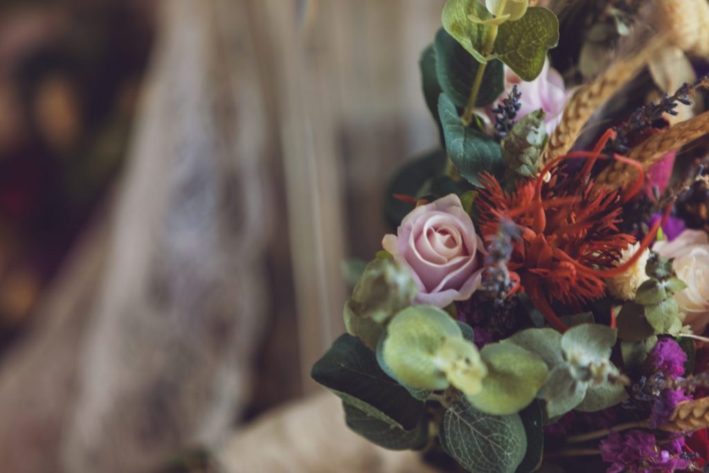 3 einfache DIY-Methoden zum Erstellen von Bogentischnummern mit CraftCuts